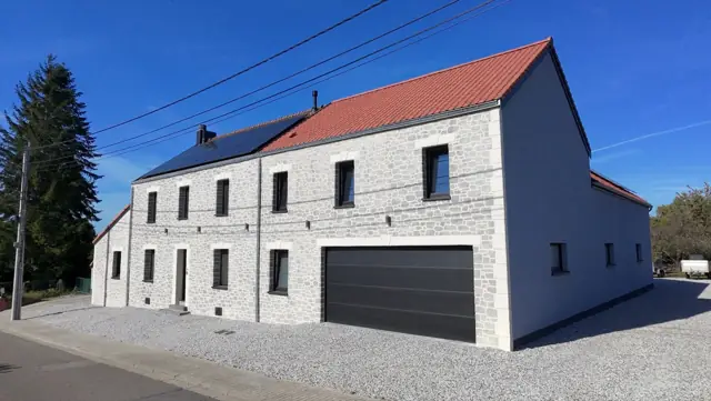 Maison à Temploux — maison en pierre