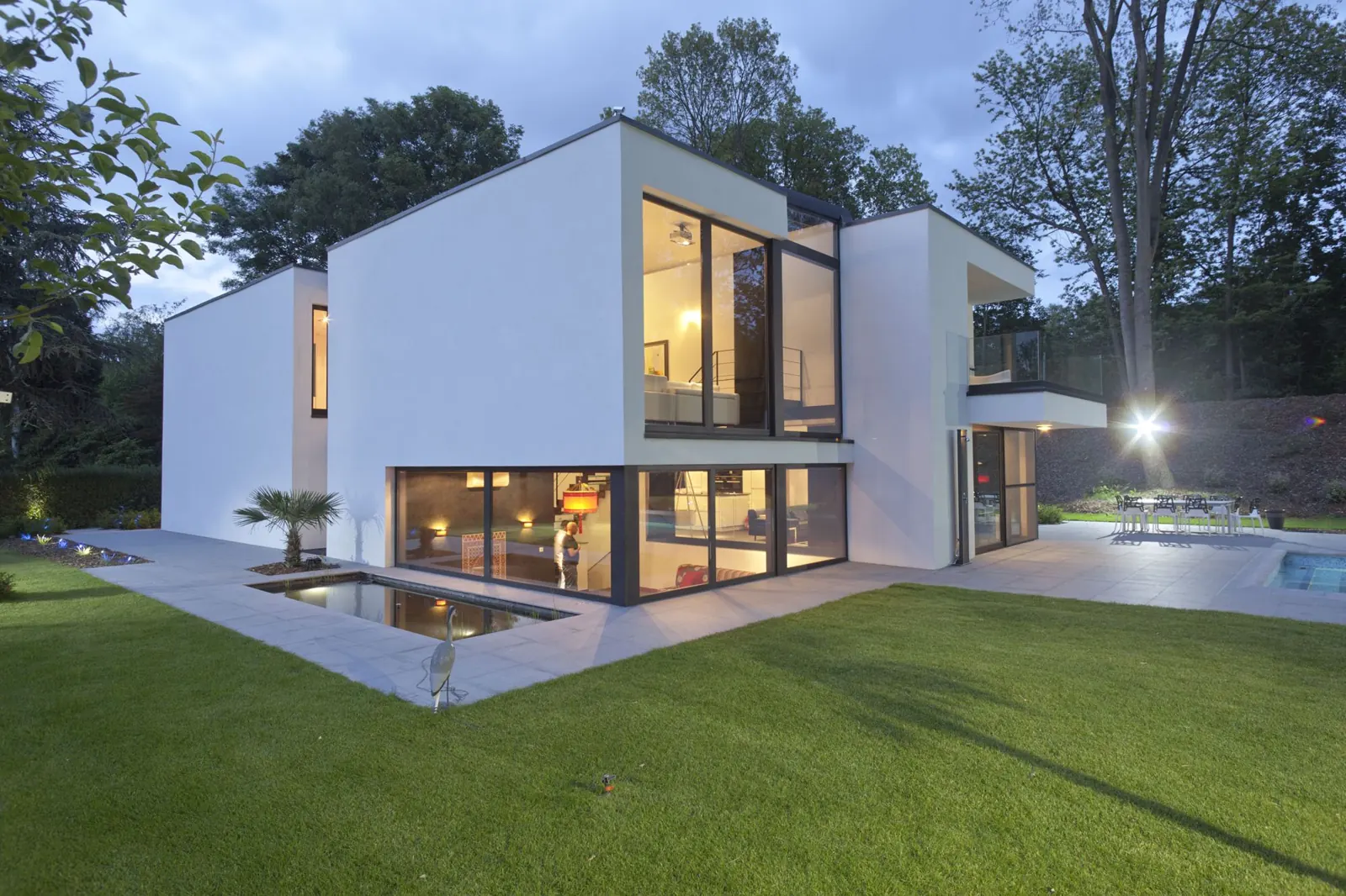 Maison contemporaine terminée, construite en blocs coffrants isolants